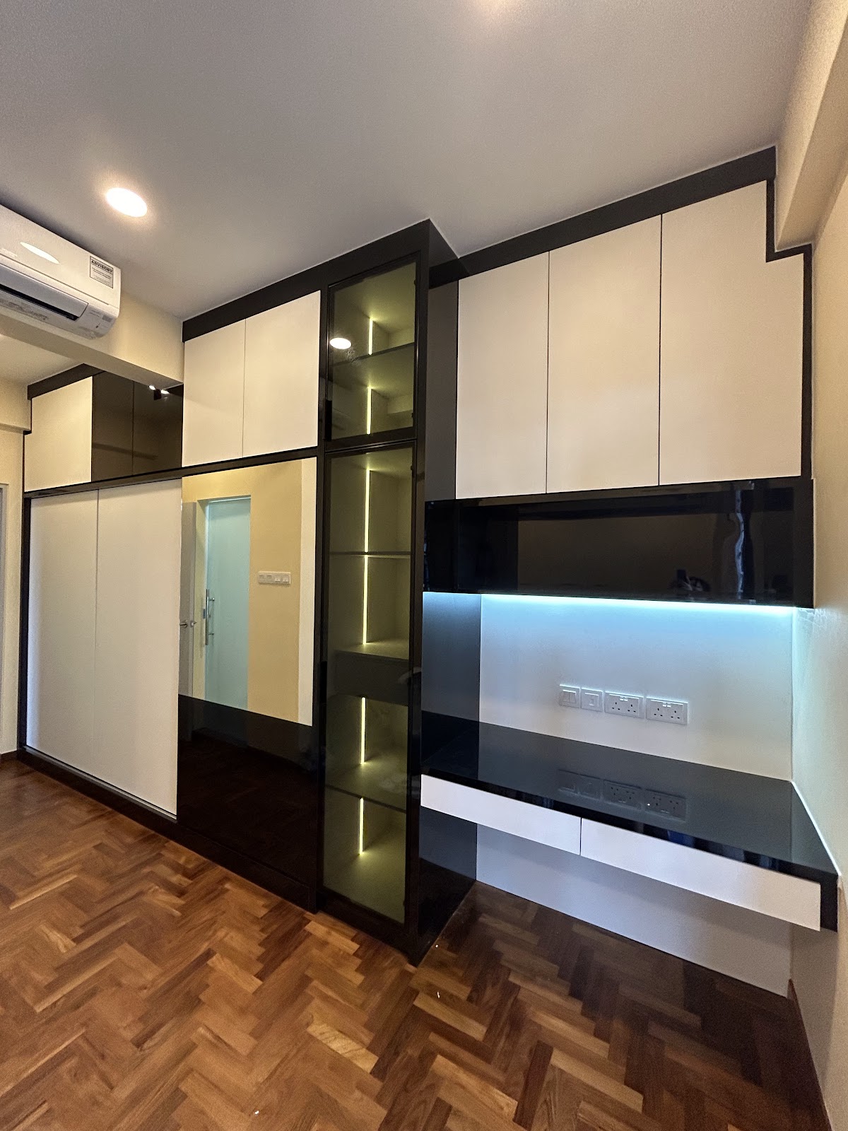 Aston Mansion | Residential | Condominium — photo 9